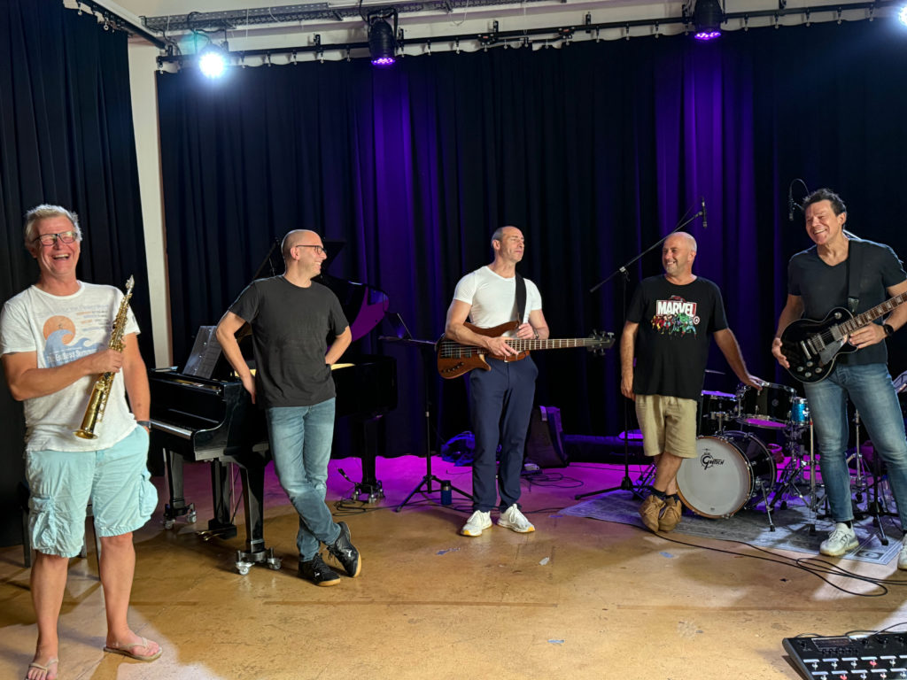 1 Band neu
